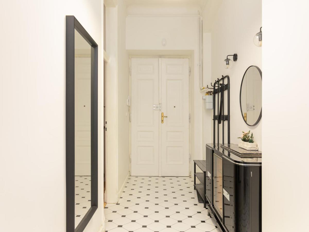 Marszalkowska 58 - Classy Two Bedroom Apartment With Balcony By Noclegi Renters 바르샤바 외부 사진