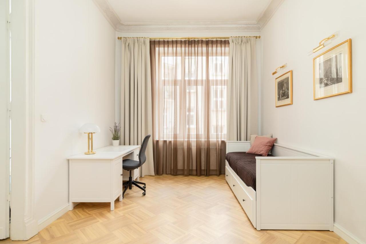 Marszalkowska 58 - Classy Two Bedroom Apartment With Balcony By Noclegi Renters 바르샤바 외부 사진