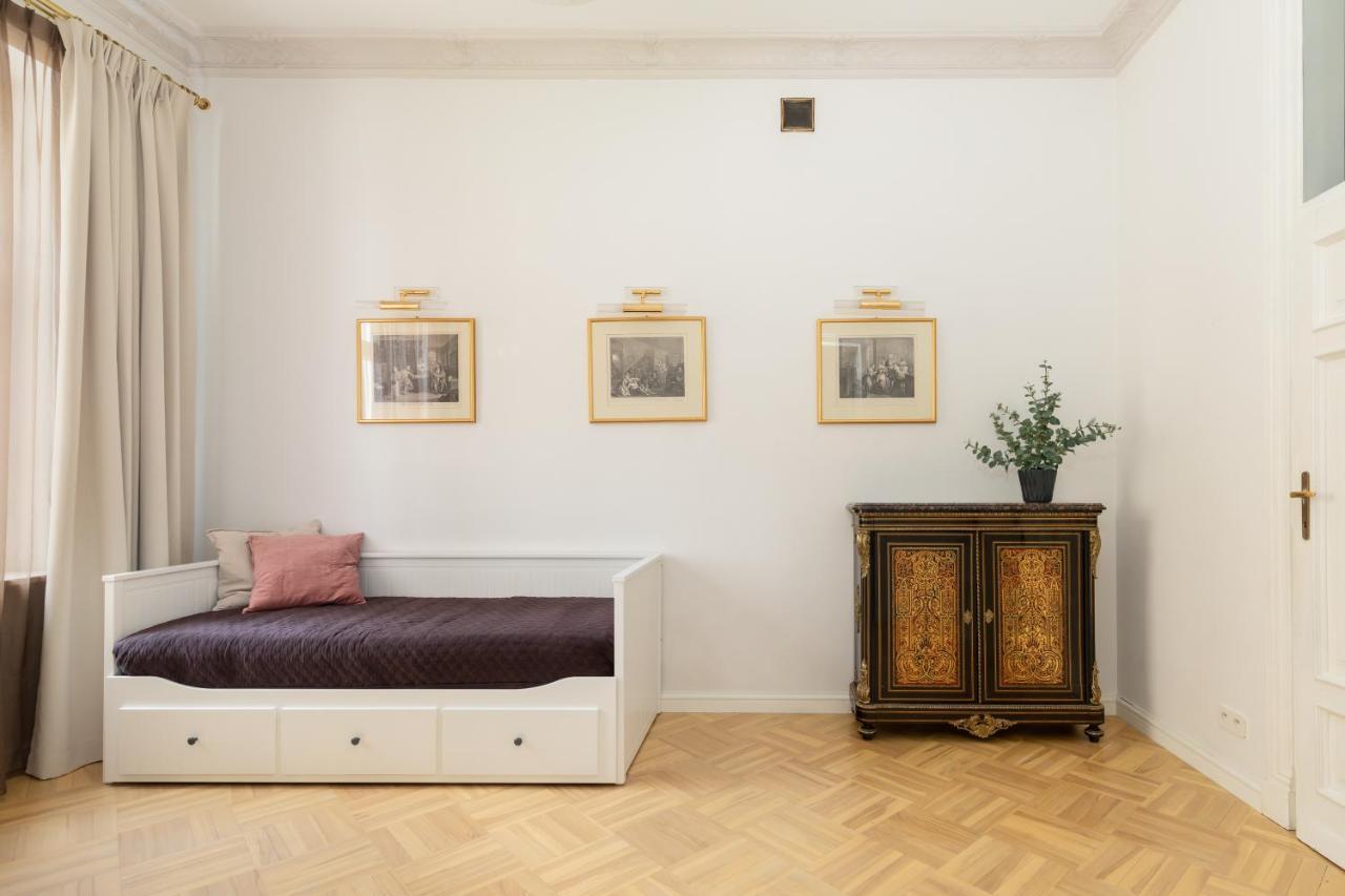 Marszalkowska 58 - Classy Two Bedroom Apartment With Balcony By Noclegi Renters 바르샤바 외부 사진
